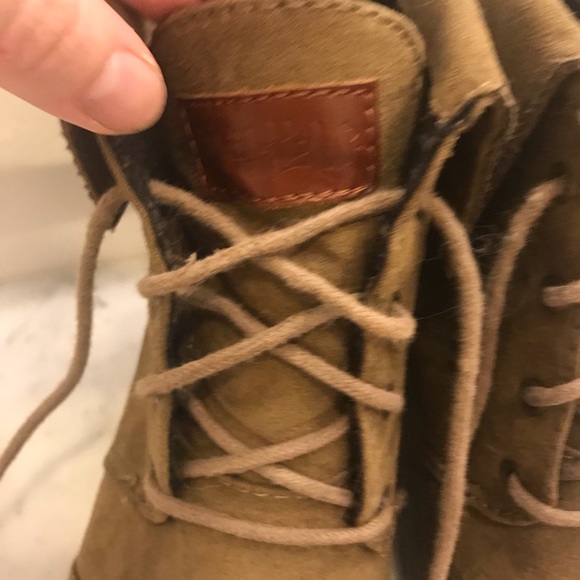 Tan suede ankle booties - Picture 3 of 3